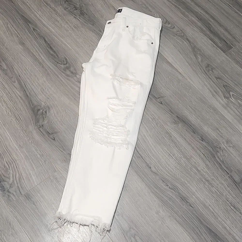 Abercrombie & Fitch Ames Low Rise Slim Destroyed Boyfriend White Jeans